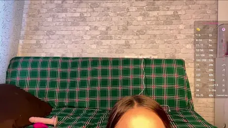 Imagem do stream de EmilyBlushy no Stripchat